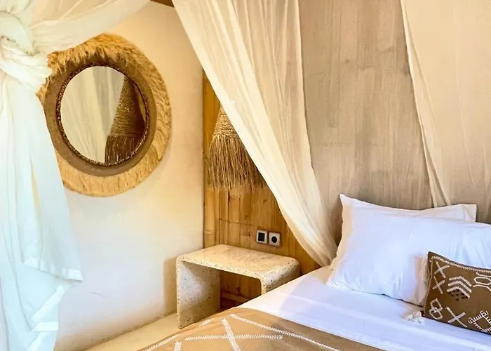 Nusava Boutique 3*